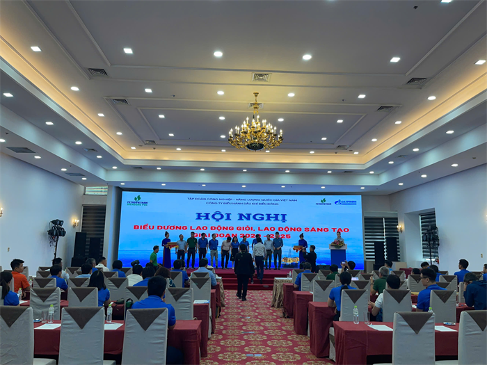 PHÒNG BALLROOM – KHÔNG GIAN ĐẲNG CẤP CHO SỰ KIỆN HOÀN HẢO